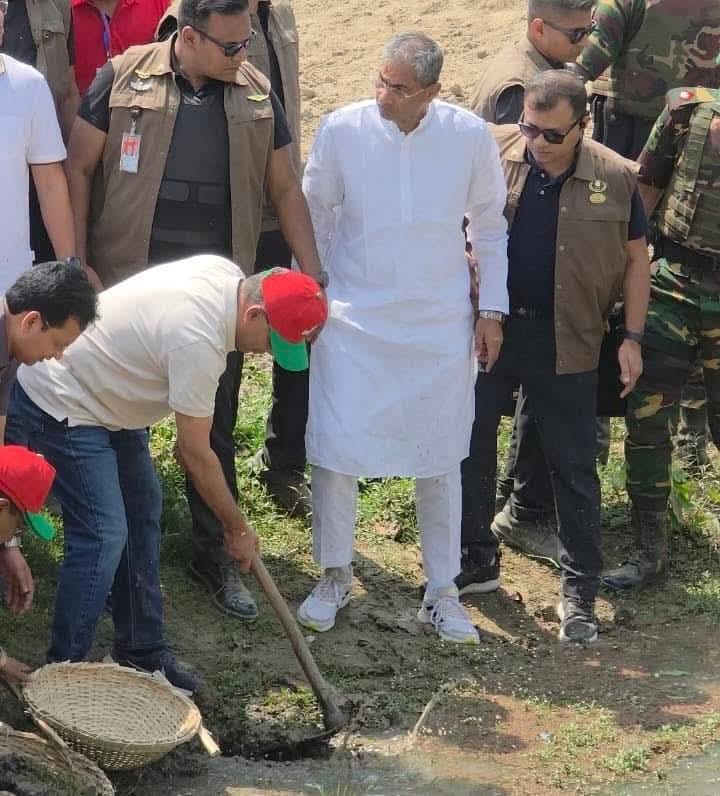 দেশব্যাপী খাল খনন কর্মসূচির উদ্বোধন করলেন প্রধানমন্ত্রী তারেক রহমান