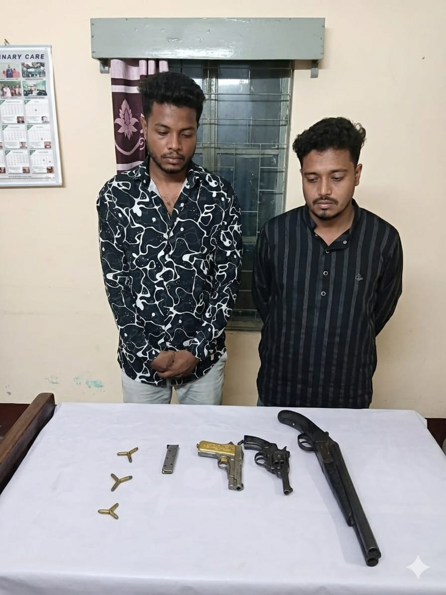 খুলনার ফুলতলায় ৩ টি আগ্নেয়াস্ত্র ও ৯ রাউন্ড গুলিসহ গ্রেফতার – ২