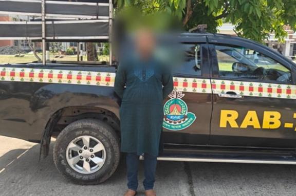 ব্যবসায়ীর বাড়িতে গুলি সাজ্জাদ গ্রুপের সদস্য গ্রেপ্তার