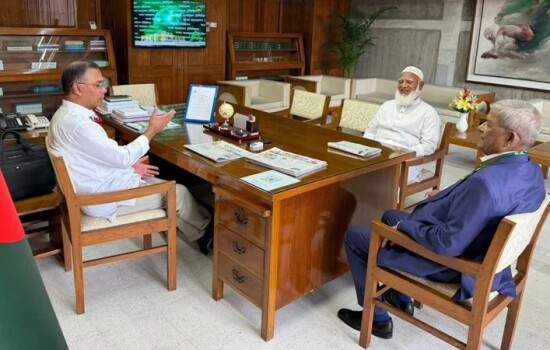 প্রধানমন্ত্রী তারেক রহমান ও বিরোধীদলীয় নেতা ডা. শফিকুর রহমানের সৌজন্য সাক্ষাৎ, জানাজায় পাশাপাশি উপস্থিতি