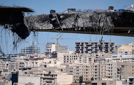 ইরানের আকাশে মার্কিন যুদ্ধবিমান ভূপাতিত: এক ক্রু উদ্ধার, পাইলট ধরতে পুরস্কার ঘোষণা