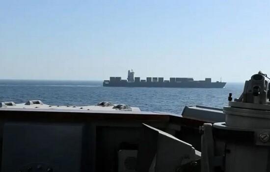 হরমুজ প্রণালিতে অবরোধ উপেক্ষা, ৭২ ঘণ্টায় ৫২ জাহাজ চলাচলের দাবি ইরানের