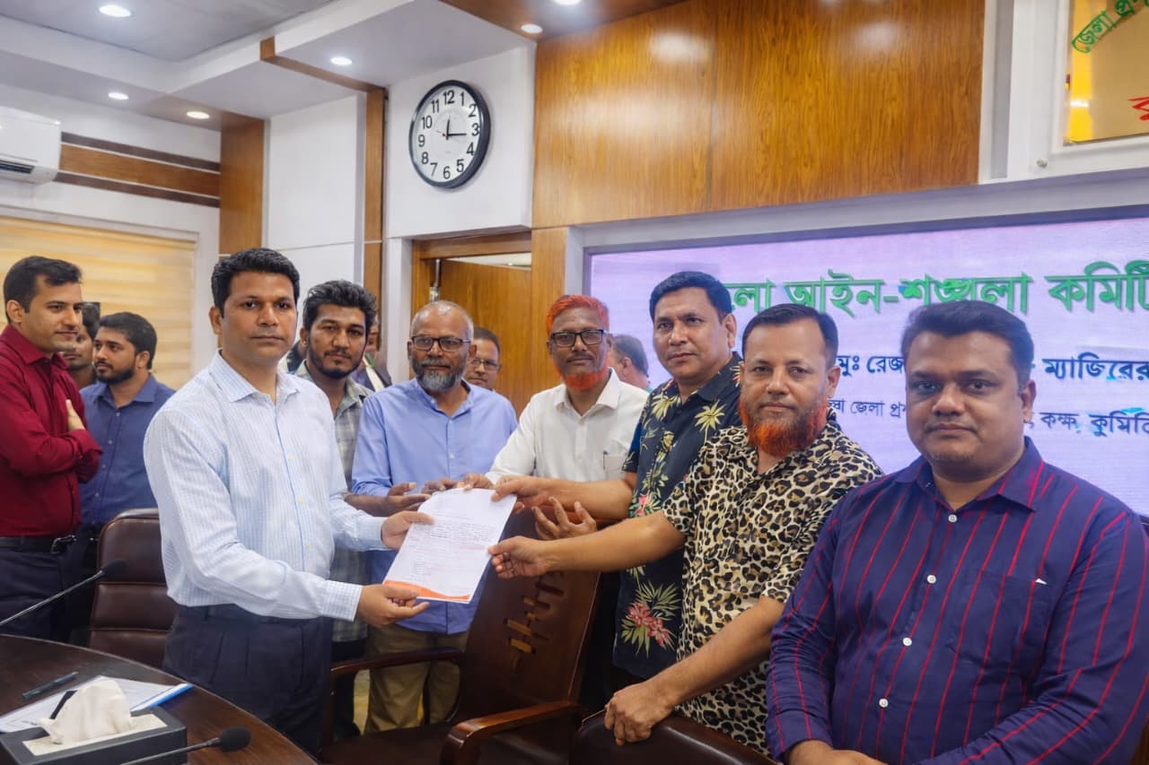 জাতীয় গণমাধ্যম সপ্তাহকে রাষ্ট্রীয় স্বীকৃতির দাবিতে প্রধানমন্ত্রীর কাছে স্মারকলিপি