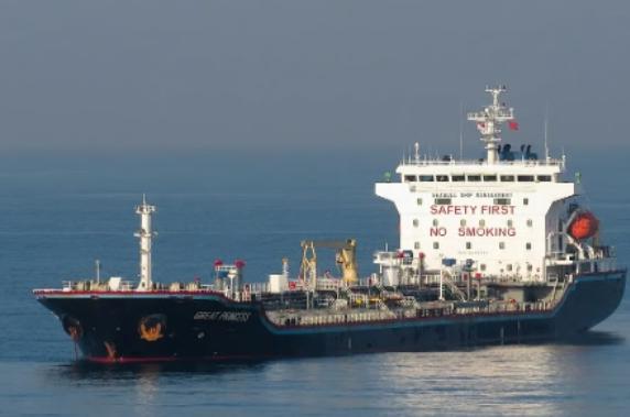 জেট ফুয়েল ও ডিজেল নিয়ে চট্টগ্রাম বন্দরে আরও ৩ জাহাজ,খালাস চলছে।