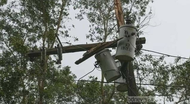 ব্রাহ্মণপাড়াসহ কুমিল্লায় কালবৈশাখী ঝড়ে অন্তত ৩৫ টি ট্রান্সফরমা ও ৫৫০টি বিকল; বিদ্যুৎ বিচ্ছিন্ন প্রায় ২৭হাজার গ্রাহক