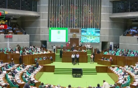 সংসদে বিরল নজির: ৫৩ বছরে প্রথমবার সরকারি দলের মুলতবি প্রস্তাব গ্রহণ