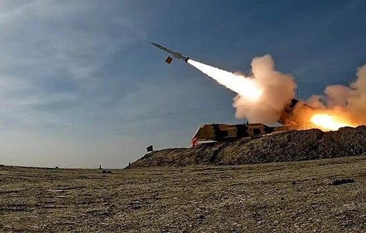 হরমুজ প্রণালি ও কৌশলগত চাপ—ইরানকে ঘিরে দীর্ঘ হচ্ছে যুক্তরাষ্ট্রের যুদ্ধ