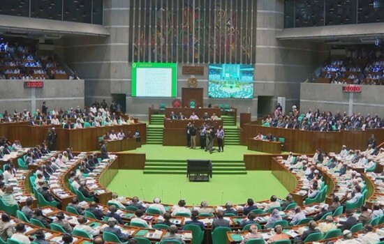 সরকারি চাকরিতে প্রবেশের বয়সসীমা ৩২ বছর—সংসদে বিল পাস