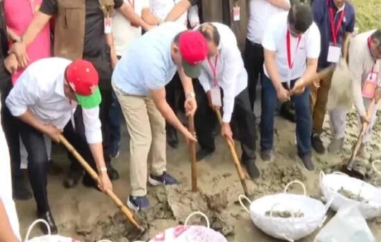 ত্রিশালে ধরার খাল পুনঃখনন উদ্বোধন করলেন প্রধানমন্ত্রী তারেক রহমান, নজরুলজয়ন্তী উৎসবেরও সূচনা