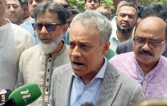 ঈদযাত্রায় আড়াই কোটি মানুষের চাপ সামাল দেওয়া বড় চ্যালেঞ্জ: সেতুমন্ত্রী শেখ রবিউল আলম