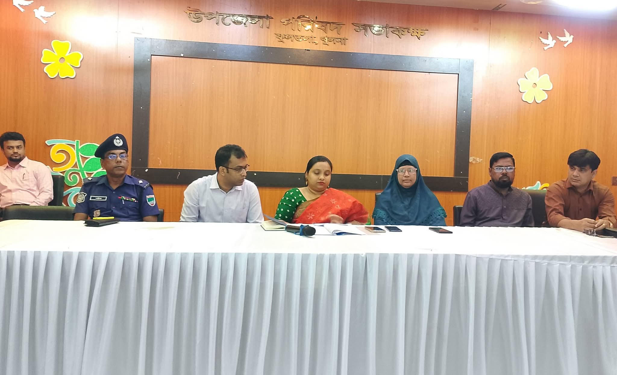 ফুলতলায় রবীন্দ্র কমপ্লেক্সে কবিগুরুর ১৬৫তম জন্মজয়ন্তী অনুষ্ঠানকে ঘিরে আইনশৃঙ্খলা প্রস্তুতি ও সাংবাদিকদের সাথে মতবিনিময় সভা অনুষ্ঠিত