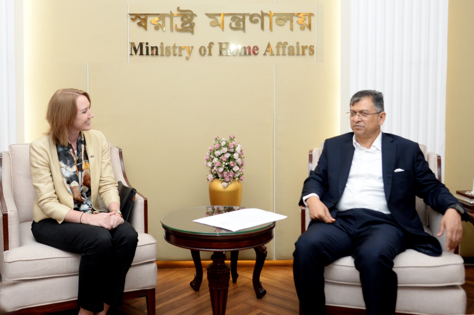স্বরাষ্ট্রমন্ত্রীর সঙ্গে অস্ট্রেলিয়ার হাইকমিশনারের সাক্ষাৎ