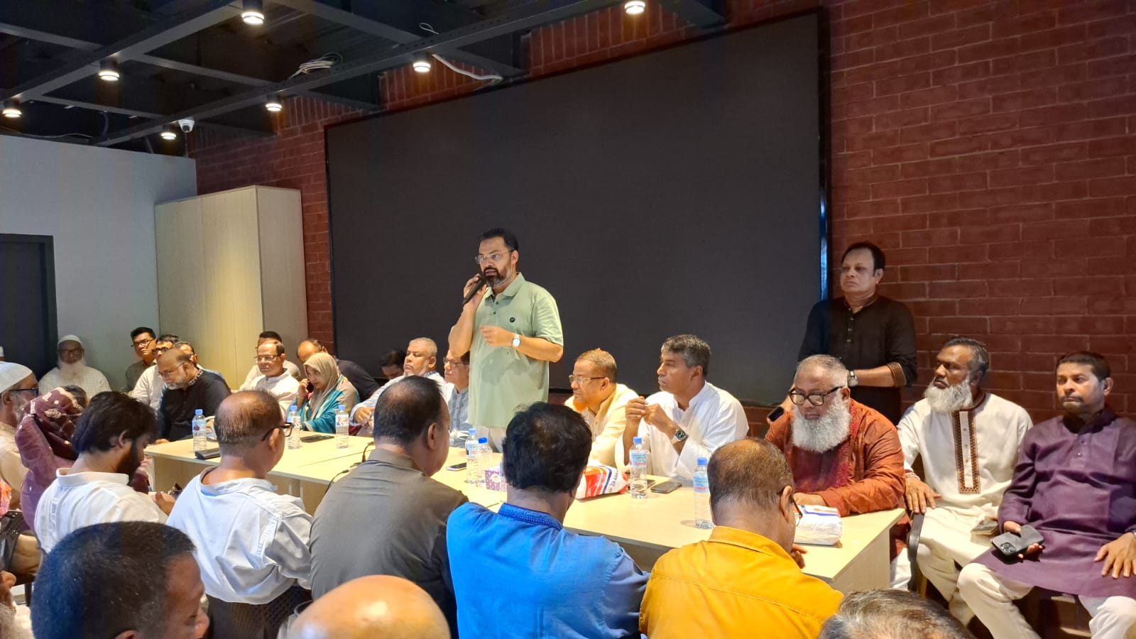 জামায়াতকে ঘিরে কঠোর বার্তা আমিনুল হকের “বিশৃঙ্খলা সৃষ্টির অপচেষ্টা হলে দৃঢ় হাতে দমন করা হবে”