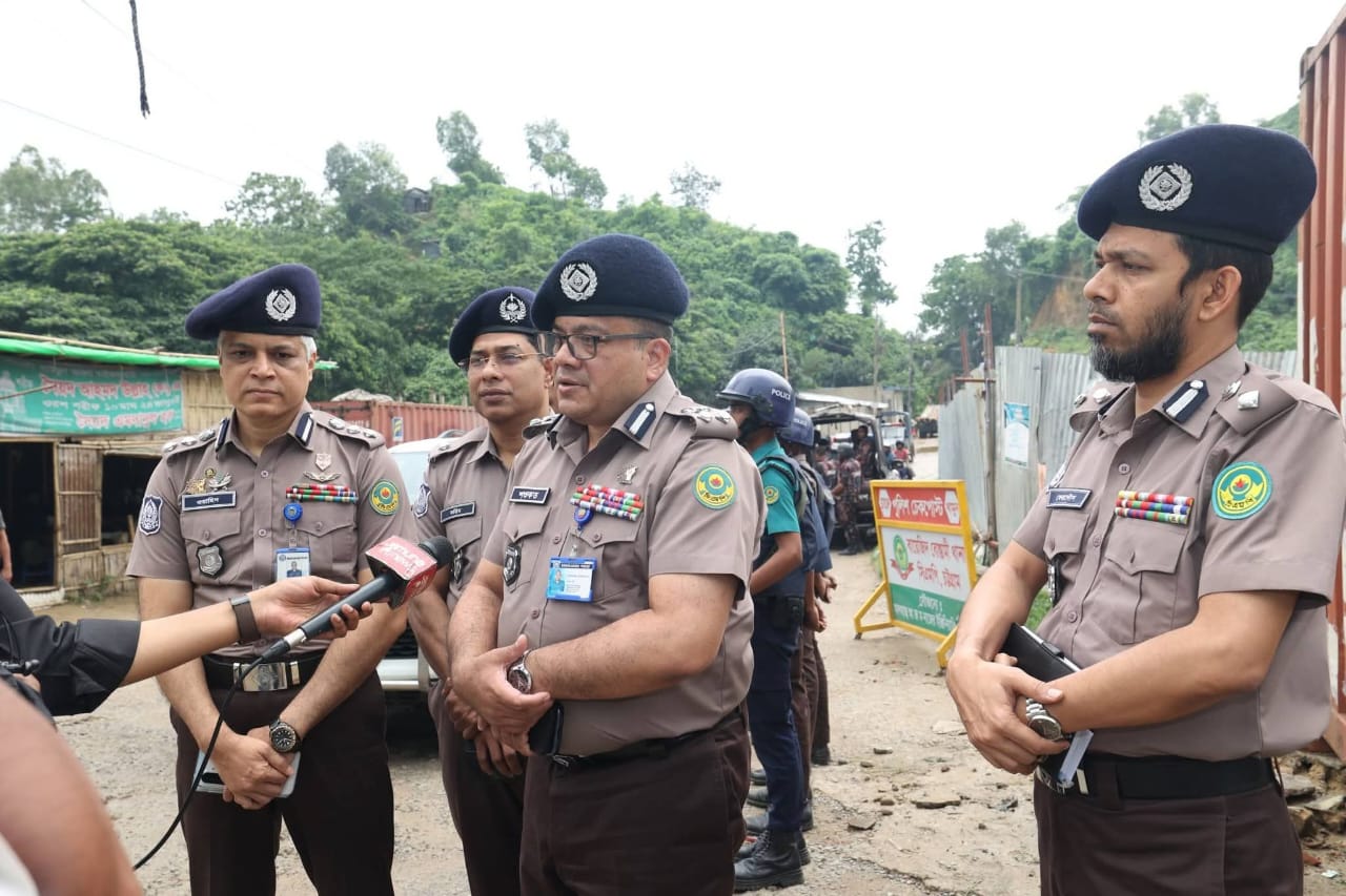 নগরীর নিরাপত্তা জোরদারে অ্যাকশনে সিএমপি