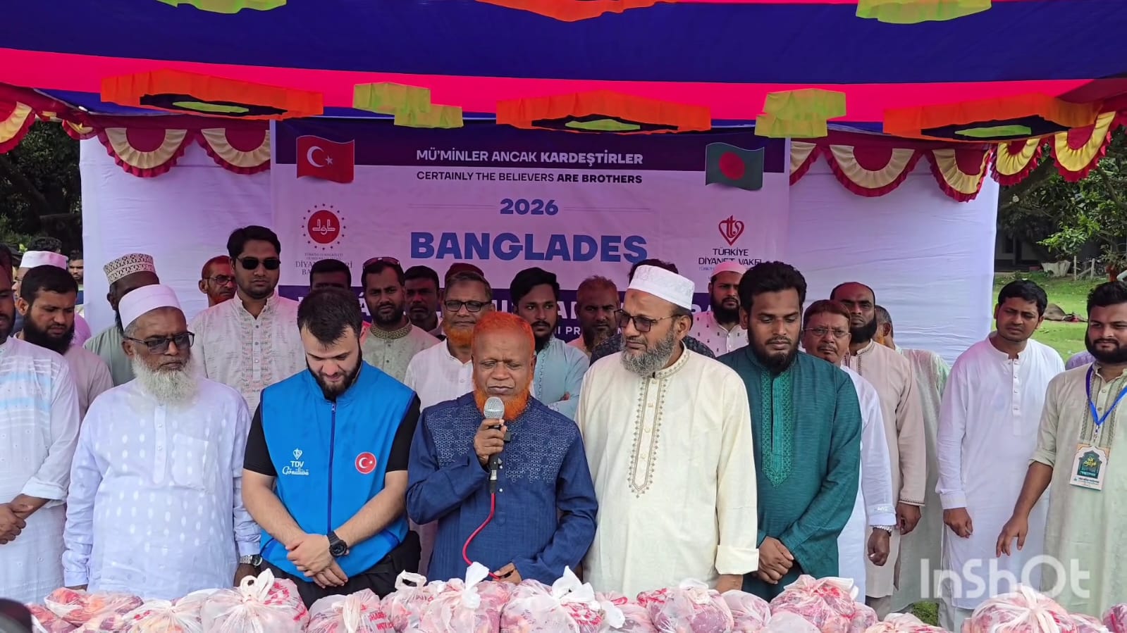৬৫ টি গরু ৪ হাজার পরিবারের মাঝে এমপি নুরুল ইসলাম বুলবুলের কুরবানির গোস্ত বিতরণ