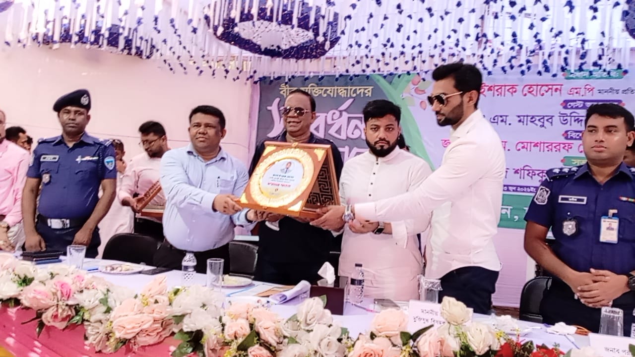 মুক্তিযুদ্ধ-মুক্তিযোদ্ধাদের অসম্মানের চেষ্টা করলে তাদেরকে ছাড় দেওয়া হবেনা-প্রতিমন্ত্রী ইশরাক